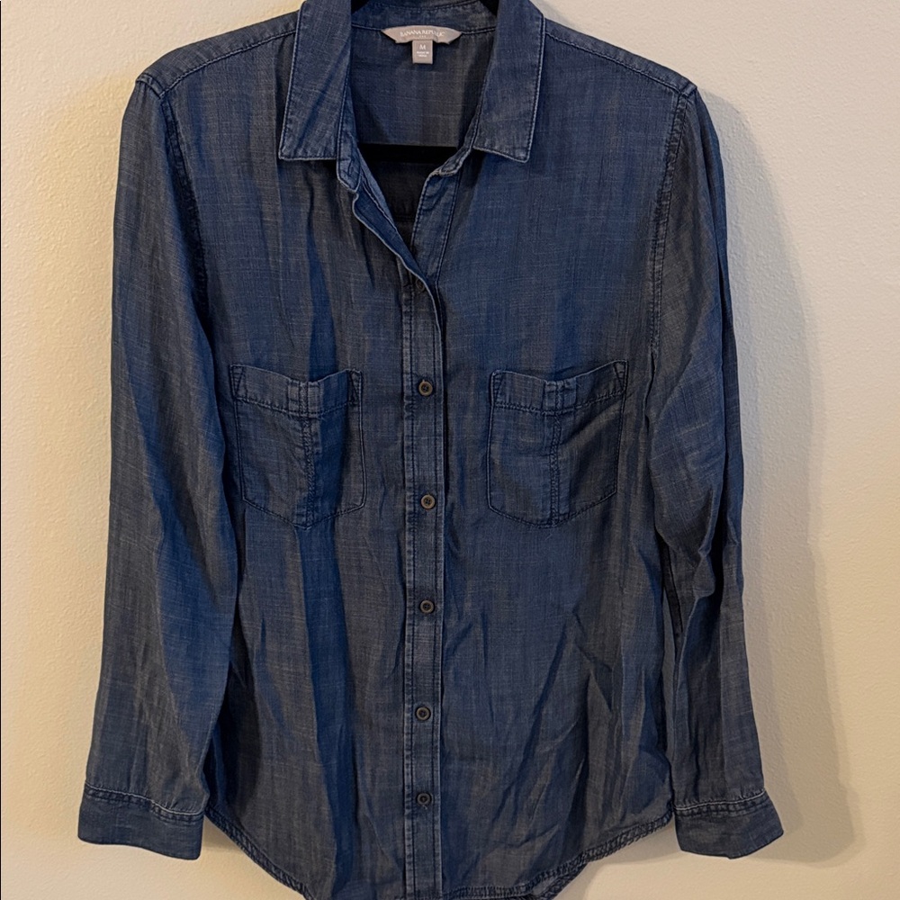Banana Republic Indigo Casual Button-Down Shirt